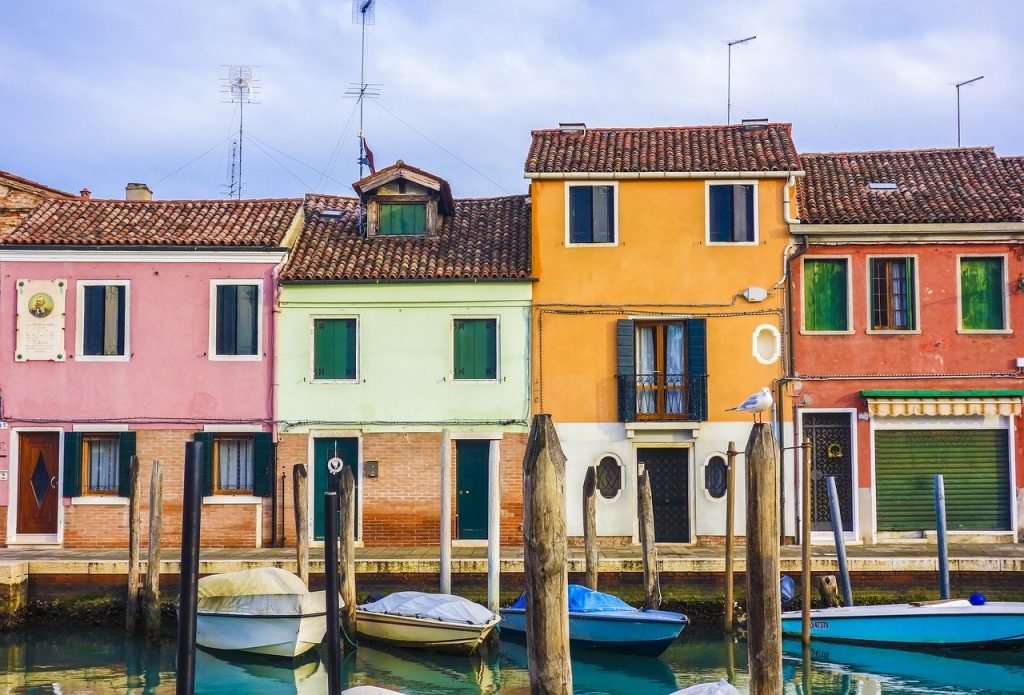 houses, boats, street